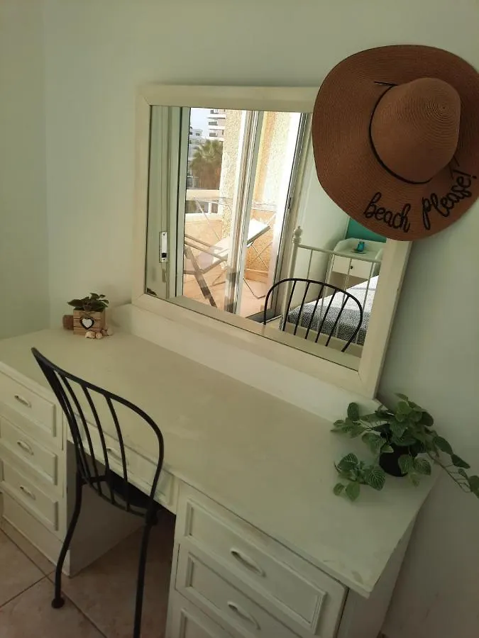 Sea-Esta Seaview Apartment, 200 Meters To The Beach Larnaca Apartament